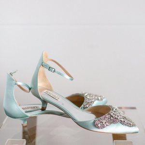 Badgley Mischka Women's FIANA Pump 8.5 New Blue